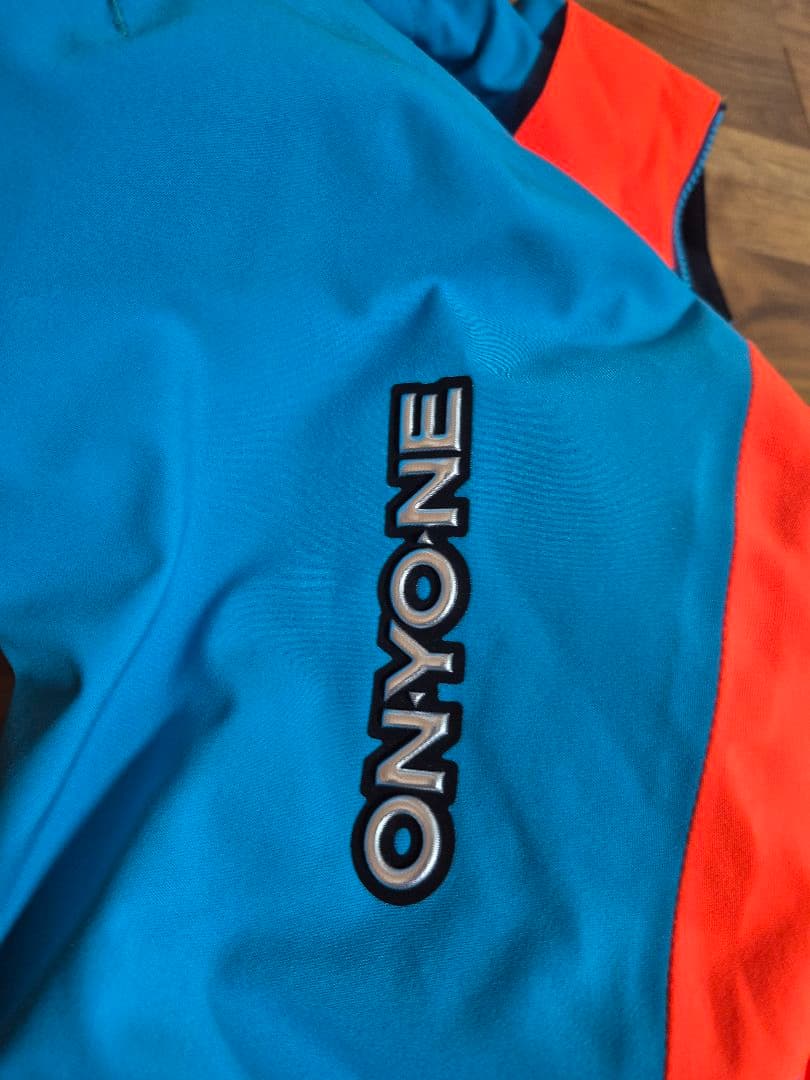 ONYOINE スキーウェア　Lサイズ上下セット