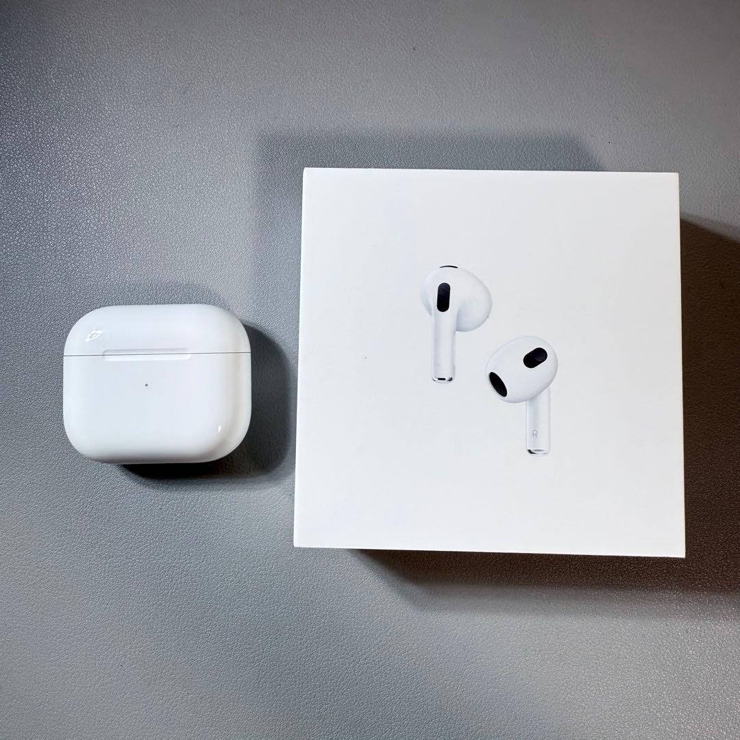 AirPods 第3世代　ケーブル付き　Apple 美品