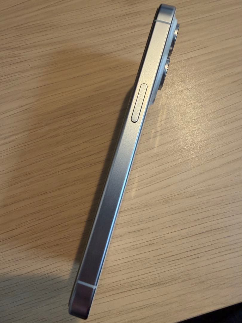 【超美品】Apple iPhone 15 Pro ホワイトチタニウム 256GB