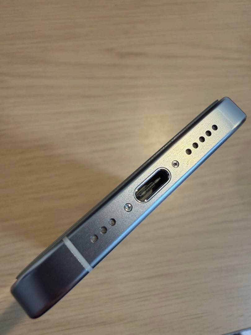 【超美品】Apple iPhone 15 Pro ホワイトチタニウム 256GB