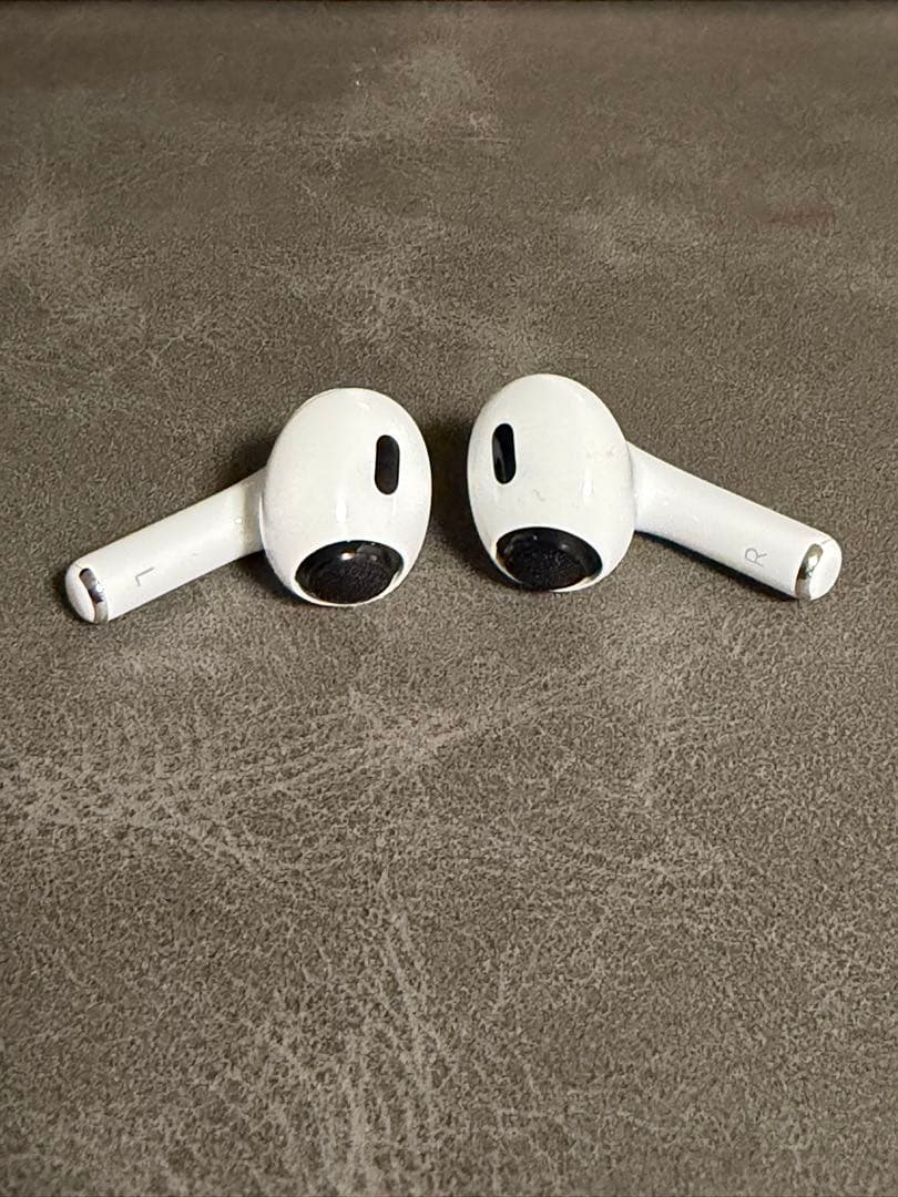 AirPods Pro2（第2世代）本体 Lightningケーブル