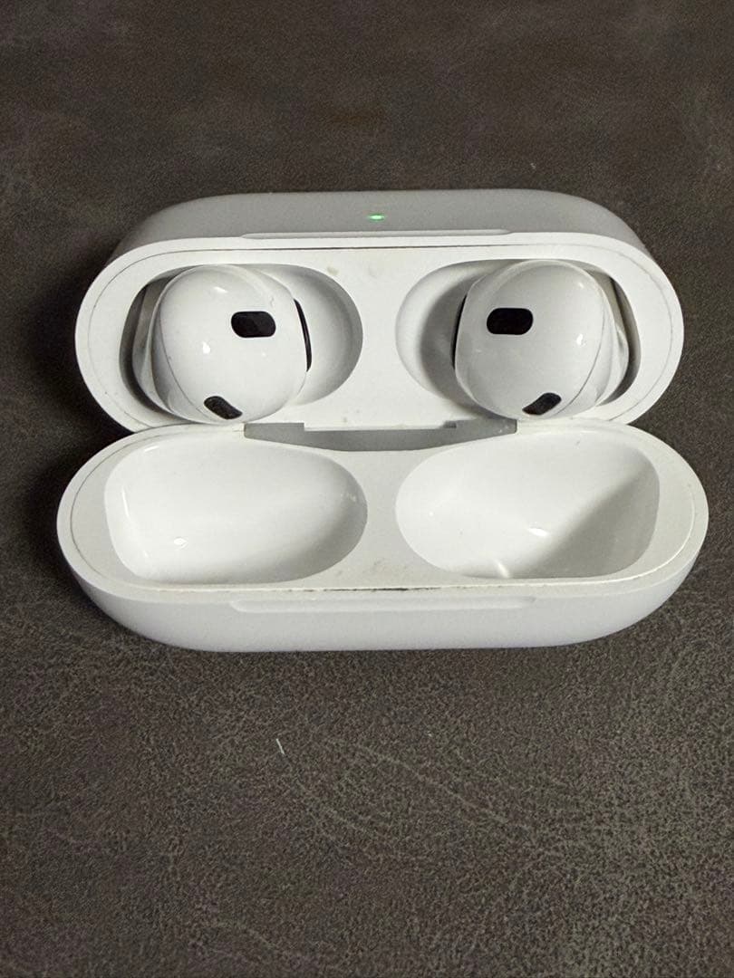 AirPods Pro2（第2世代）本体 Lightningケーブル