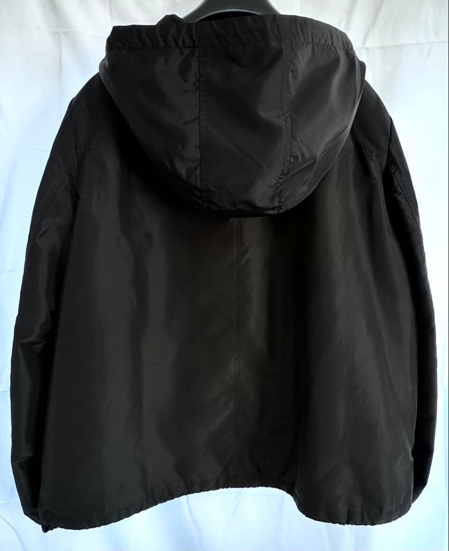 プラダ　ナイロンジャケット