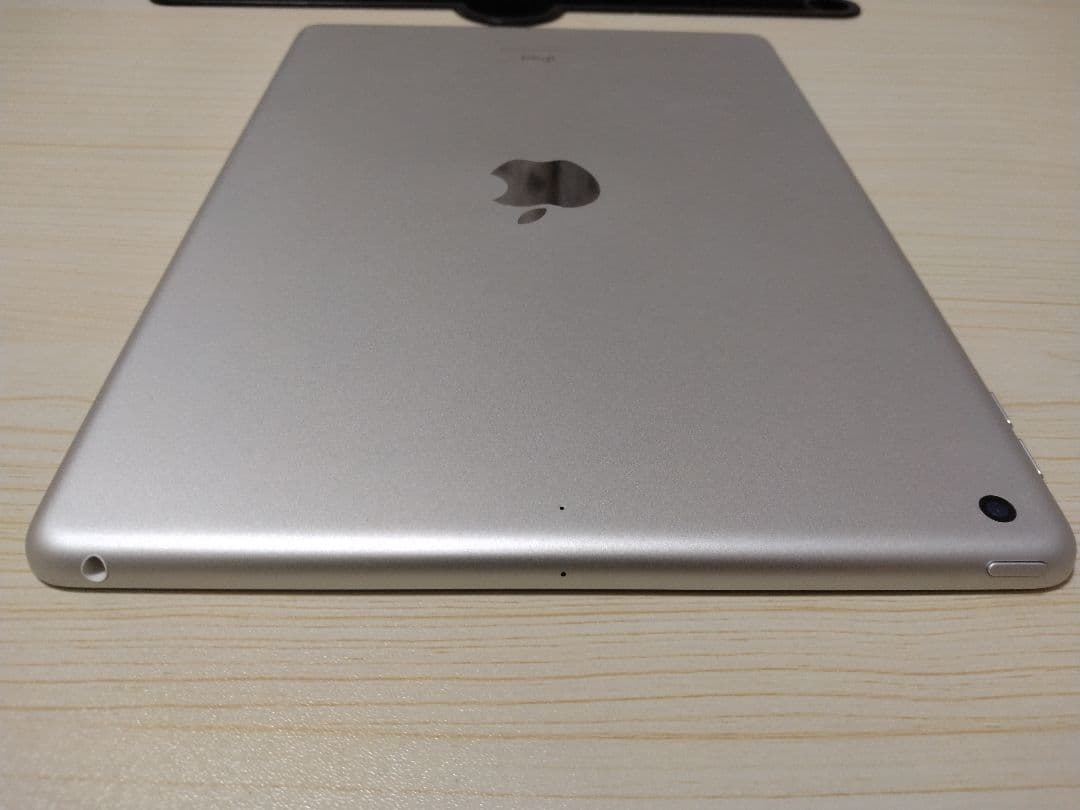 4 iPad 10.2インチ本体、128GB、シルバー、8世代、値下げ交渉不可