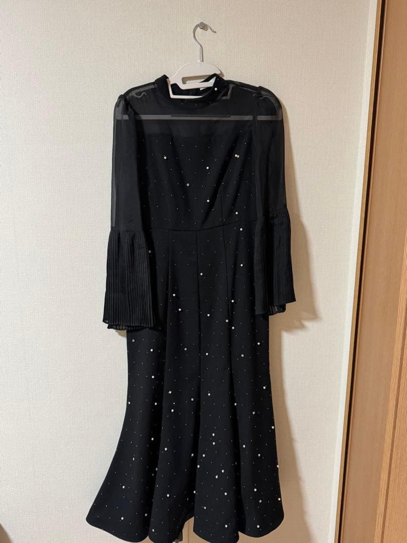 【LEJA】パールビジュー付きプリーツ　マーメイドシルエットワンピースドレス