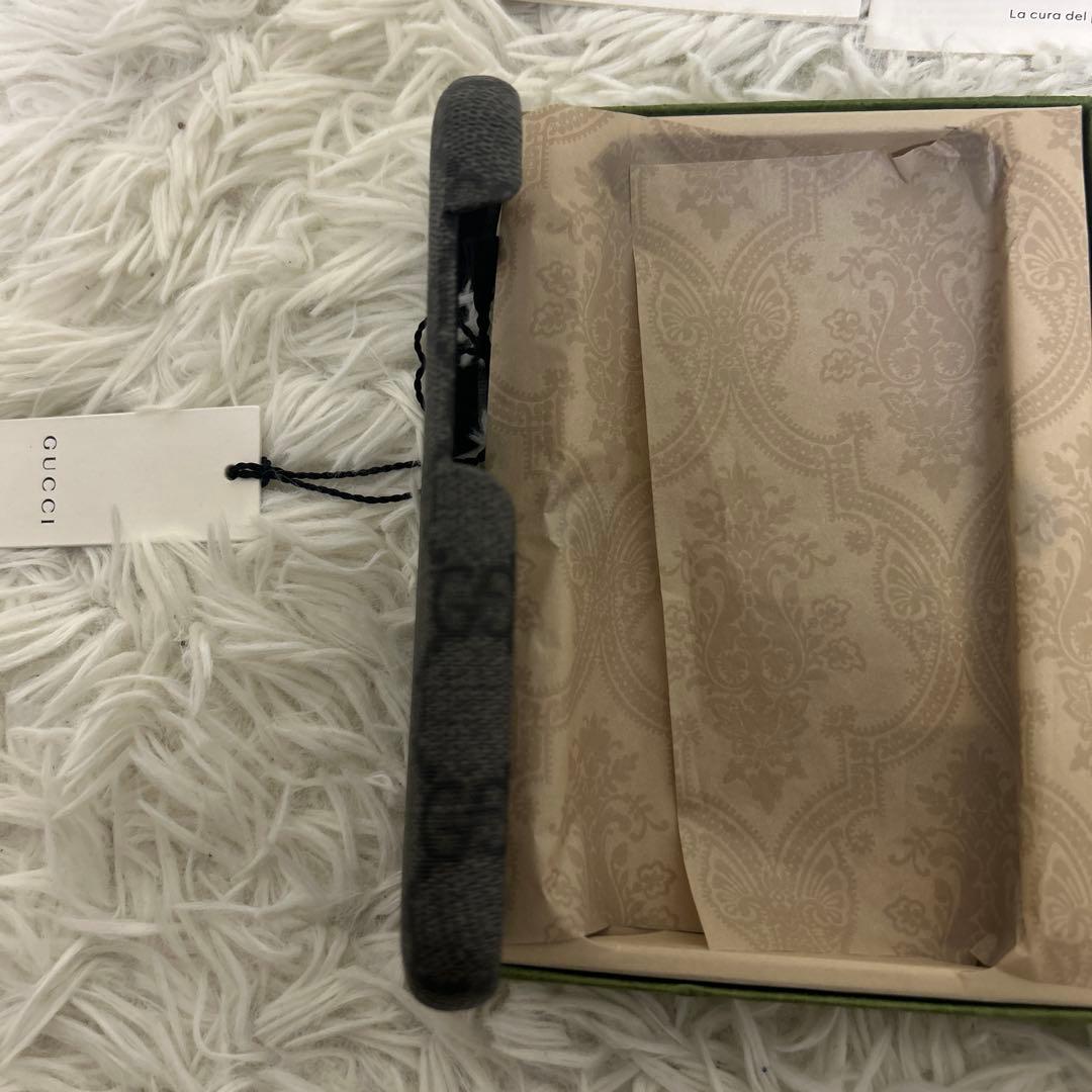 新品 未使用 GUCCI iPhone 15 PRO ケース　gg柄　正規品