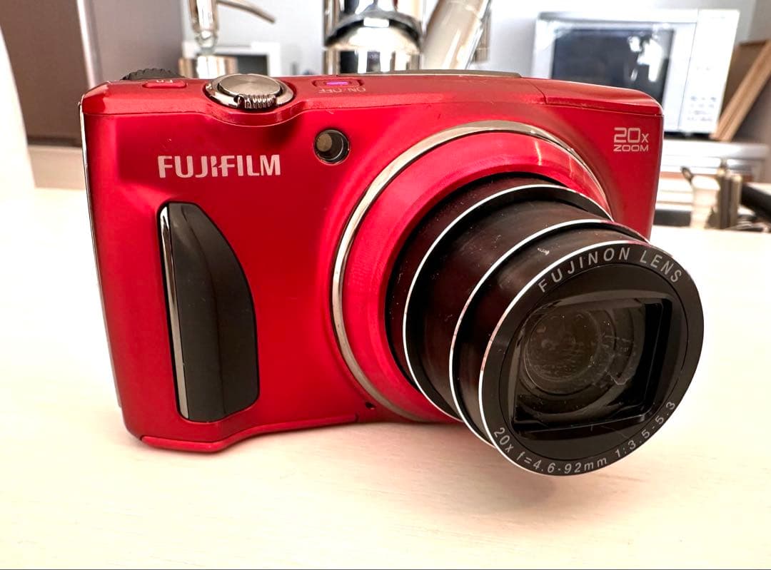 デジタルカメラFUJIFILM f900exr レッド新品リチウム電池付