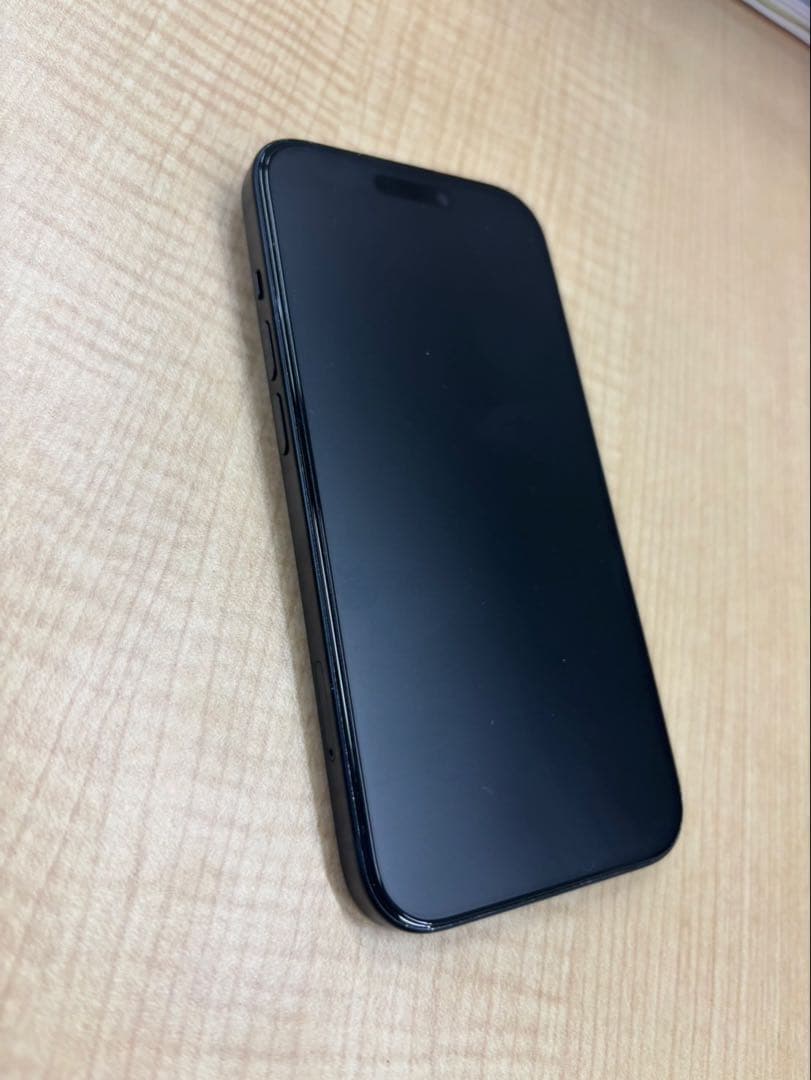 iPhone 15 128GB ブラック(バッテリー90%)