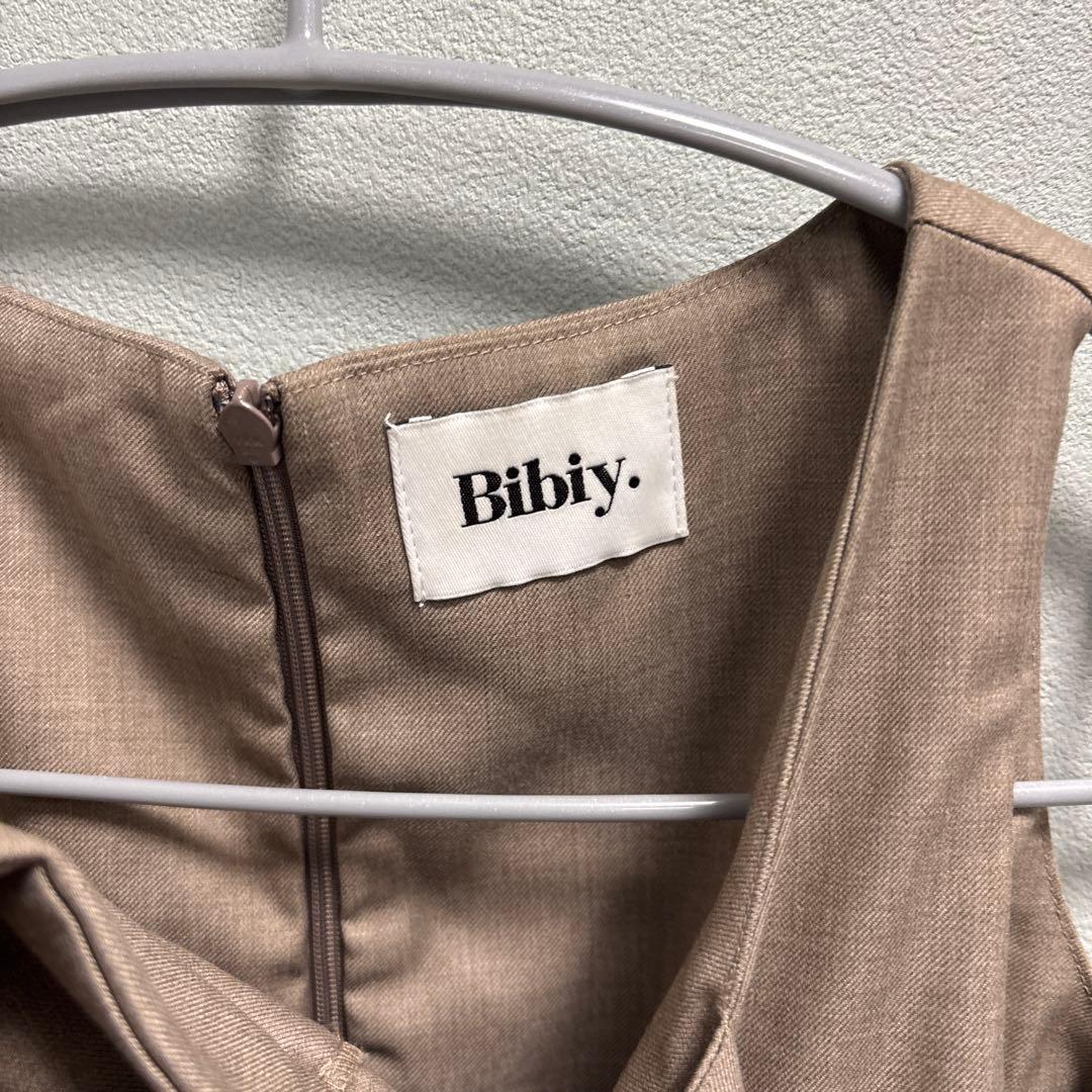 ぱんださん専用Bibiy. ビビィ リボントップス ノースリーリボン ブラウス