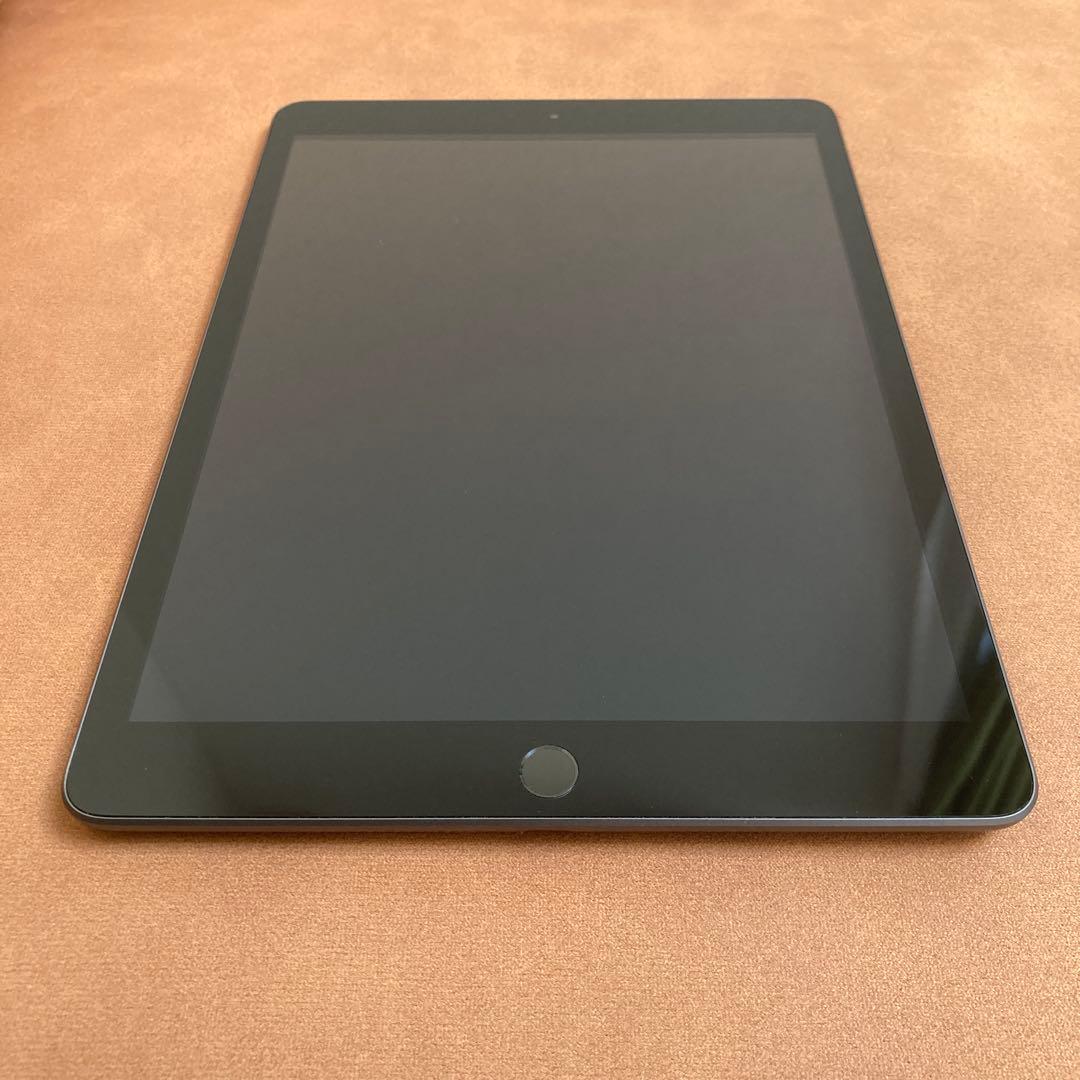 715 電池新品☆比較的美品☆iPad7 第7世代 32GB WIFIモデル☆