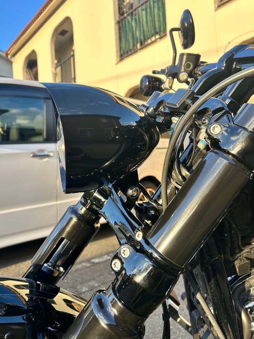 TRIJYA 砲弾型ヘッドライトハウジング　ハーレーブレイクアウト