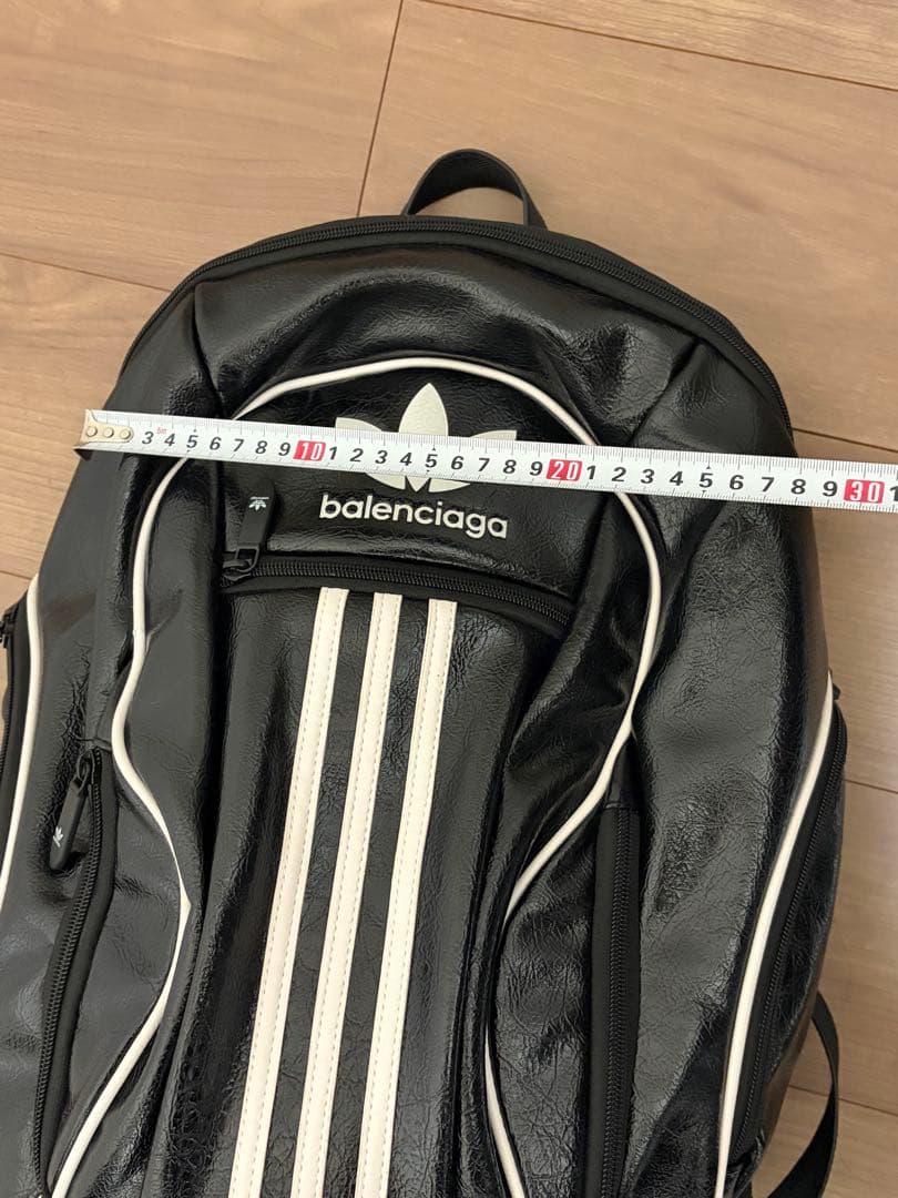 アディダス　バレンシアガ　リュック　美品