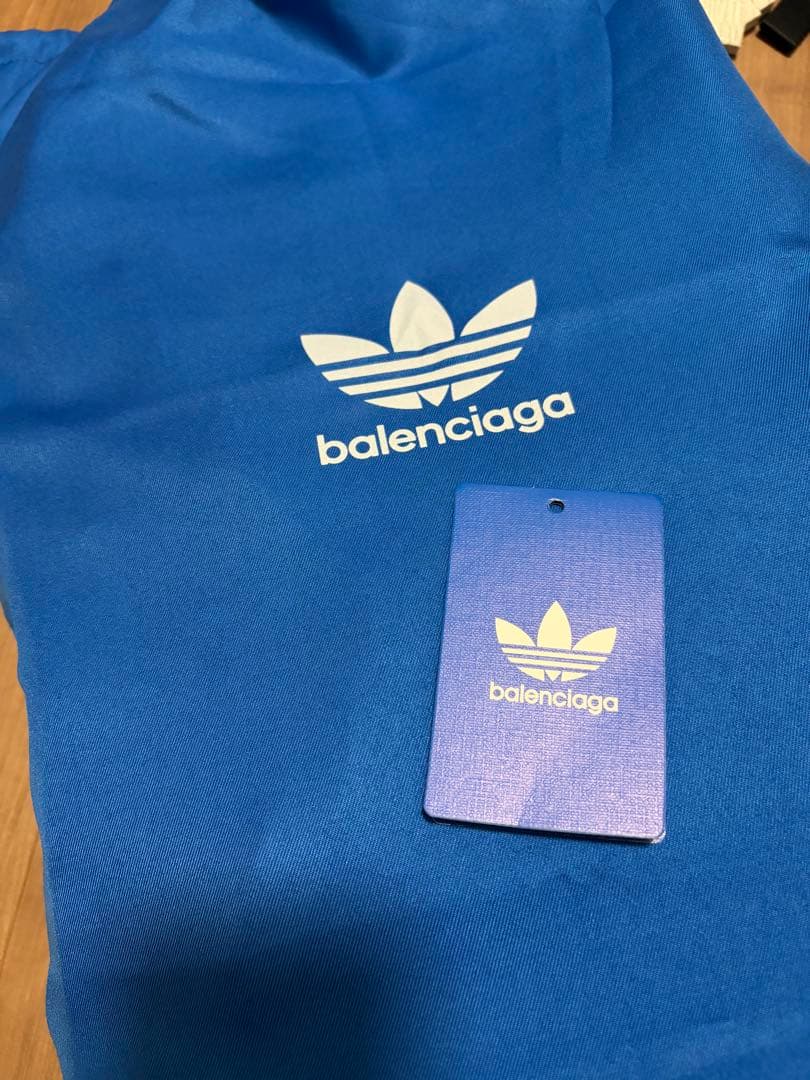 アディダス　バレンシアガ　リュック　美品