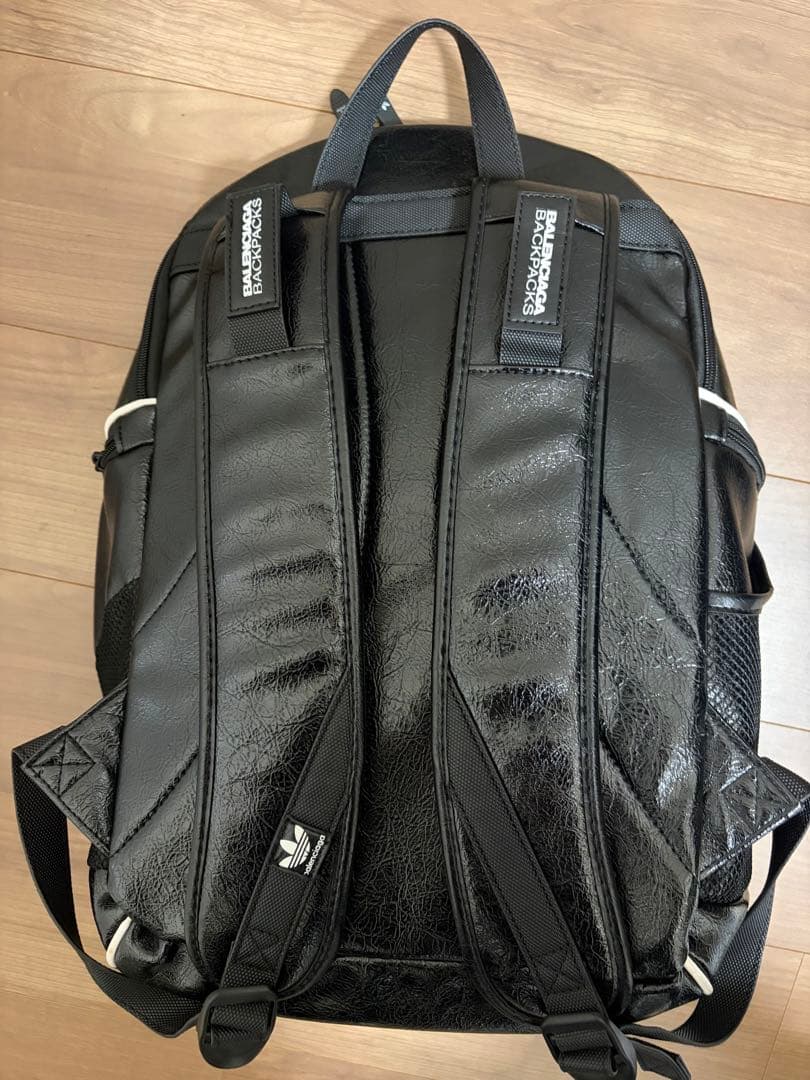 アディダス　バレンシアガ　リュック　美品