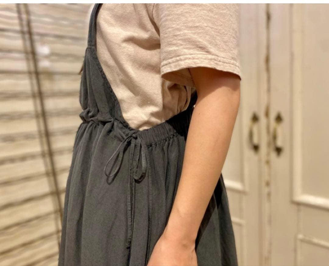 ネストローブ　シルクリネンエプロンワンピース　インクブラック