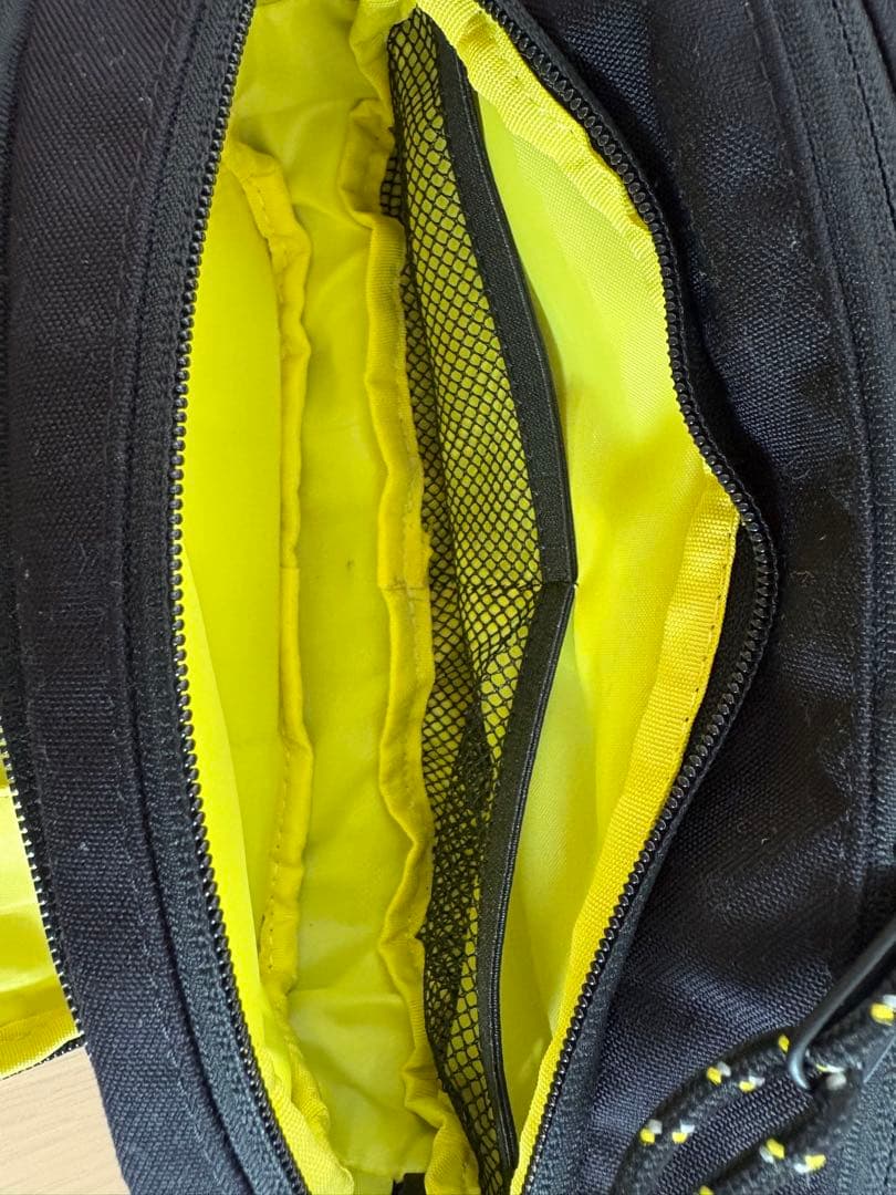 Hugoo（ハグー） ヒップシート ブラック×イエロー