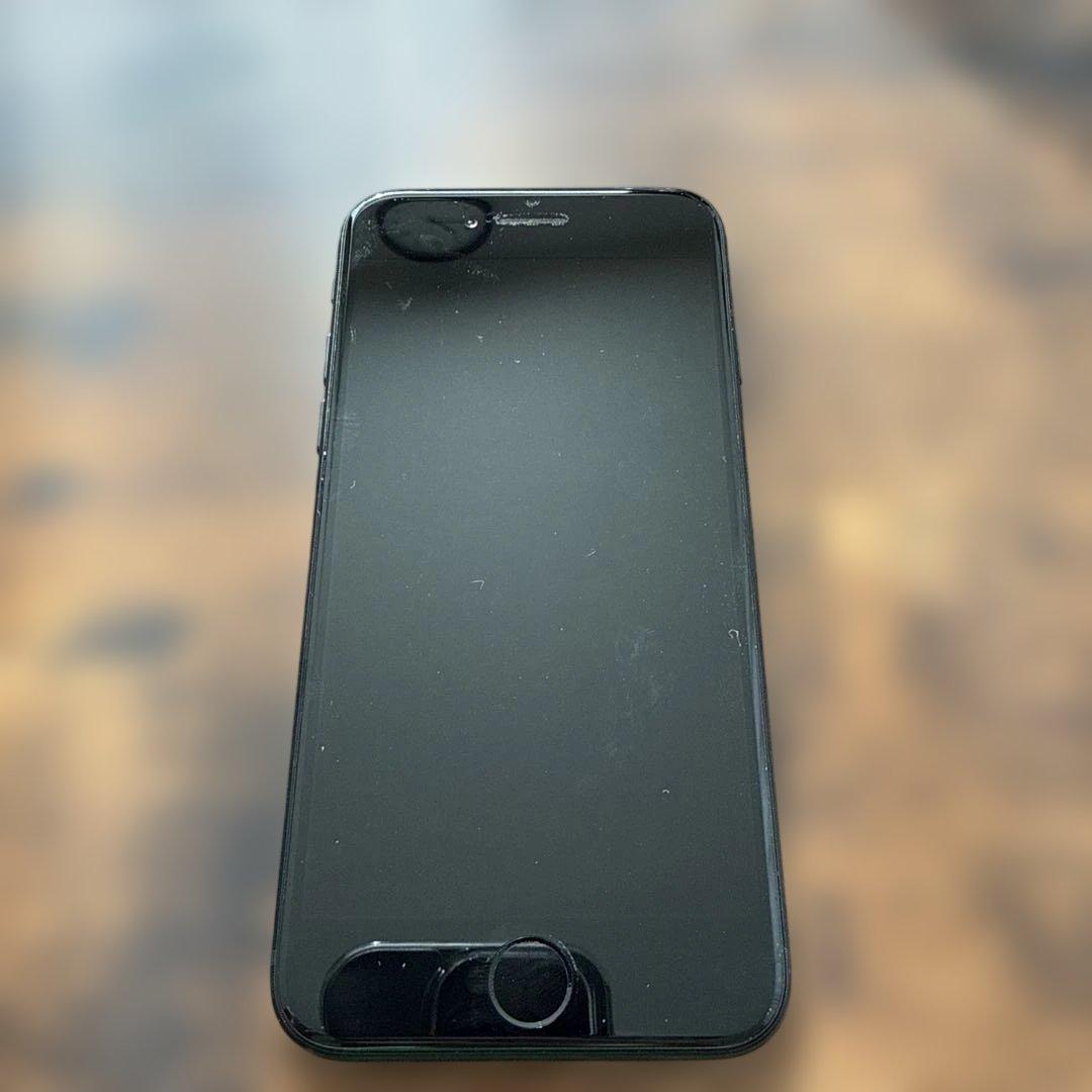 Apple iPhone SE 第3世代　ブラック
