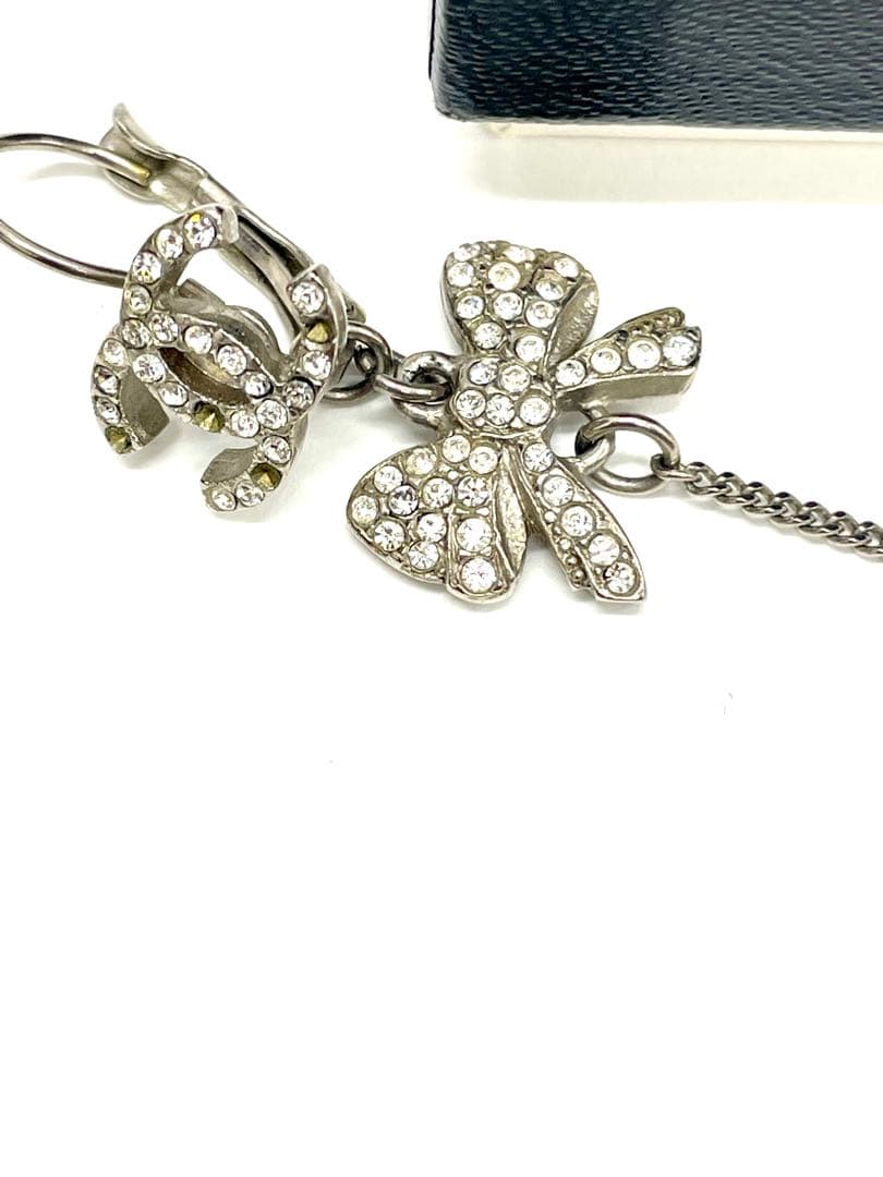 た*や様 正規品CHANELリボンモチーフ・ロングチェーンピアス