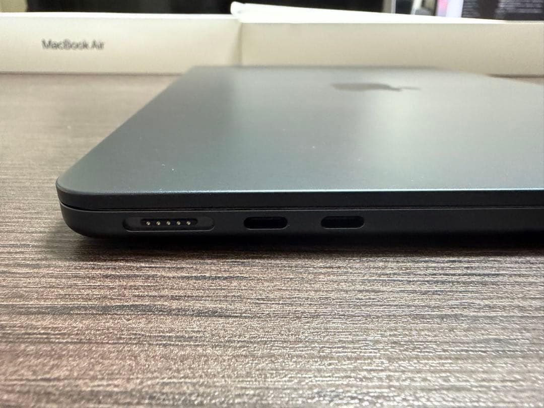 Apple MacBook Air M3 2024 13インチ