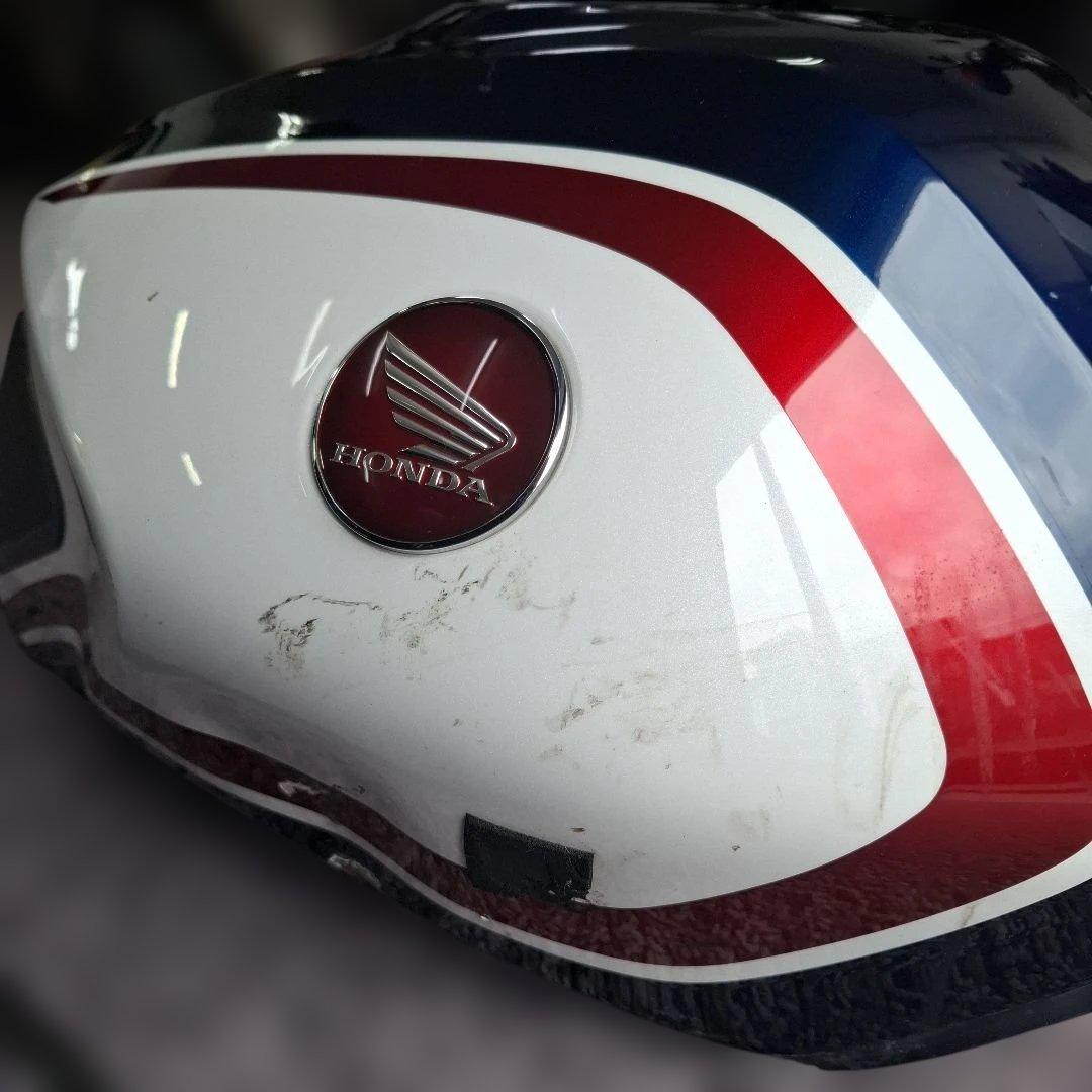 も*さ様 ＣＢ１３００ＳＦ・ＳＢホンダ純正ノーマルフューエルガソリンタンク