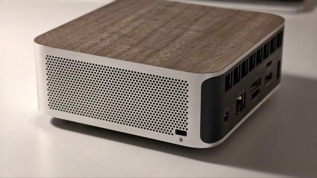 スマホ・タブレット・パソコン minisforum x1