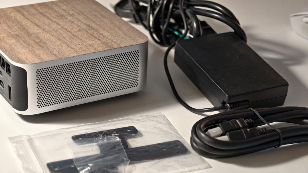 スマホ・タブレット・パソコン minisforum x1