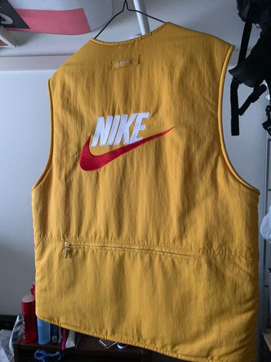 NIKE supreme ベスト