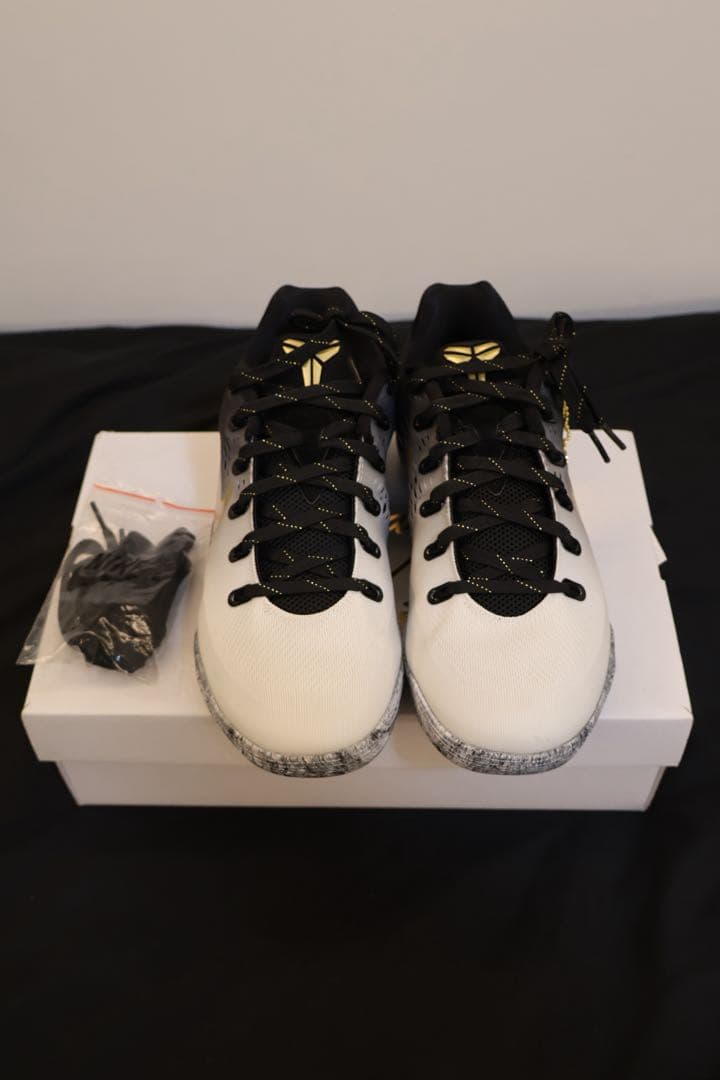 Kobe 9 Low Protro “Mambacita”