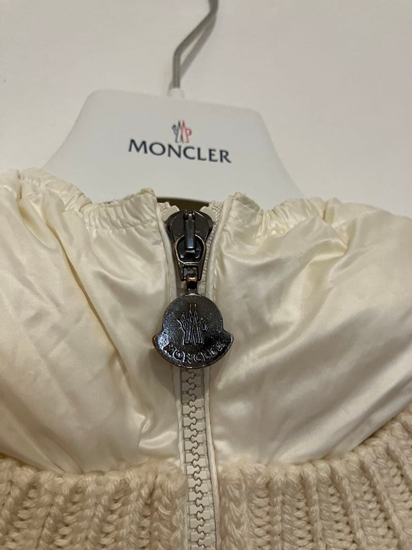 Moncler モンクレール　フードつきニットとダウンのコンビカーディガン