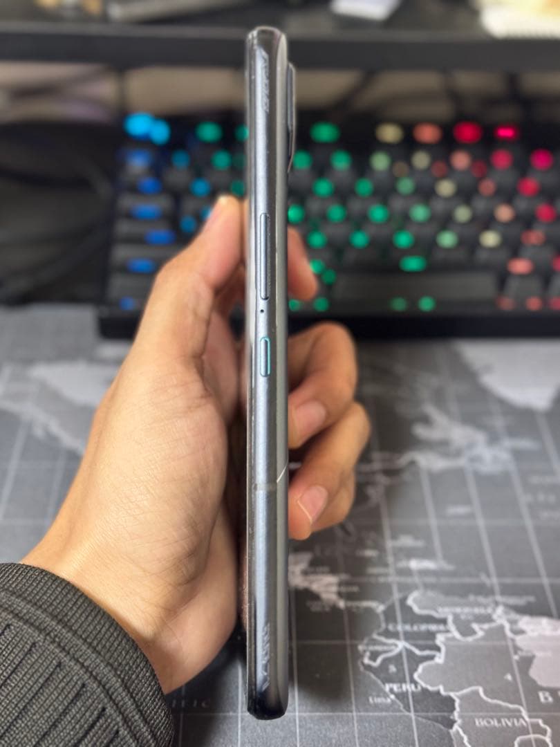 実品ASUS ROG Phone 6D 256GB 12GB RAM