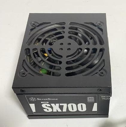 SilverStone 700W SFX 80 PLUS Platinum 電源