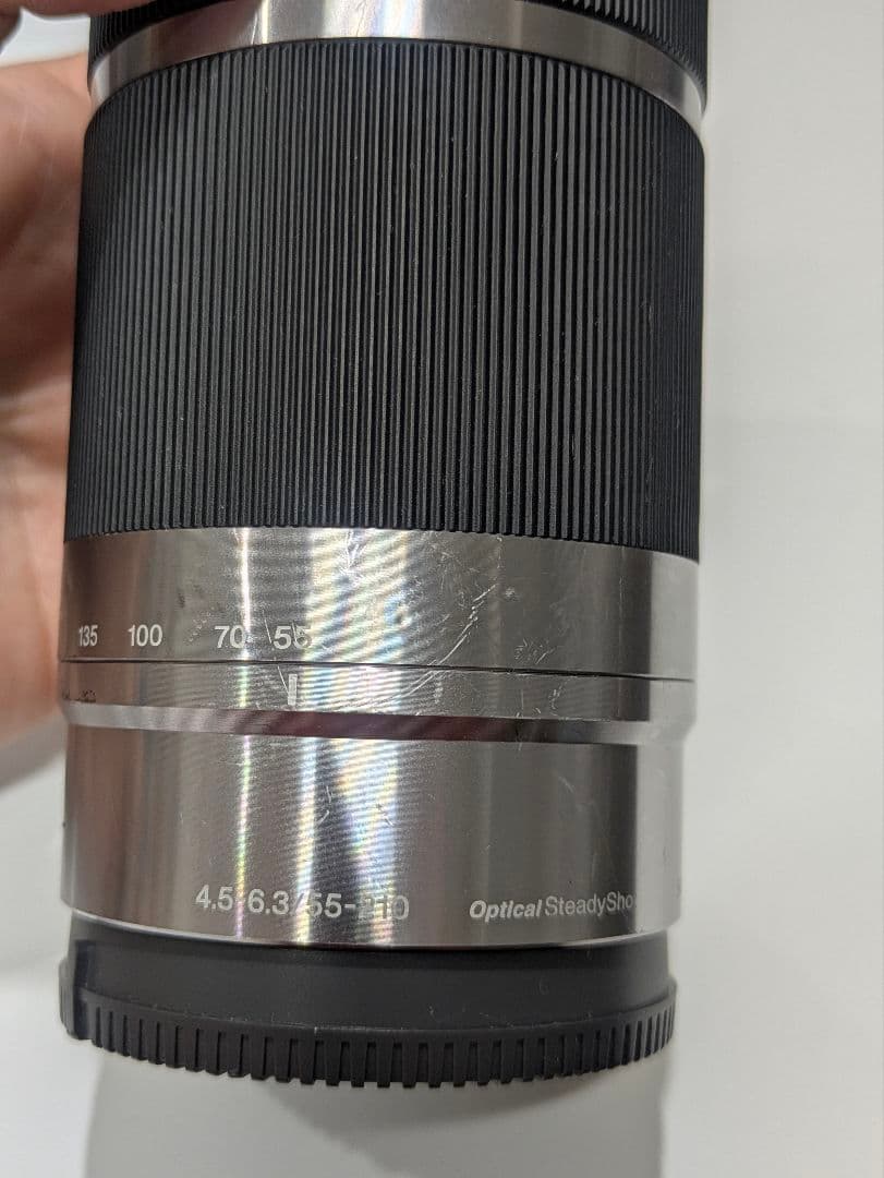 ソニーのミラーレス一眼 α5100　望遠ズームレンズ付き