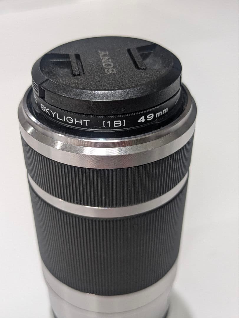 ソニーのミラーレス一眼 α5100　望遠ズームレンズ付き