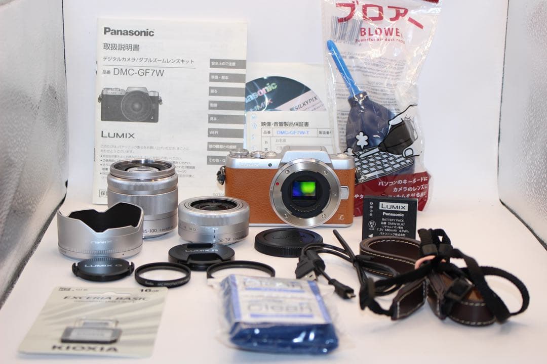 ★ショット数1884回★ LUMIX DMC-GF7 ダブルズームキット