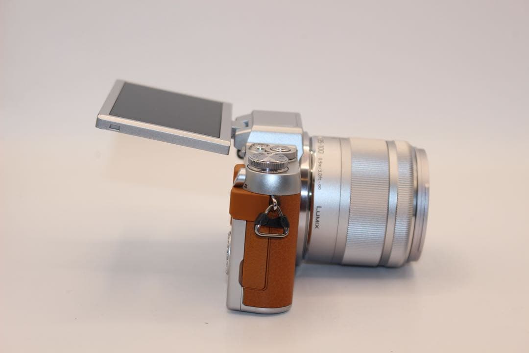 ★ショット数1884回★ LUMIX DMC-GF7 ダブルズームキット