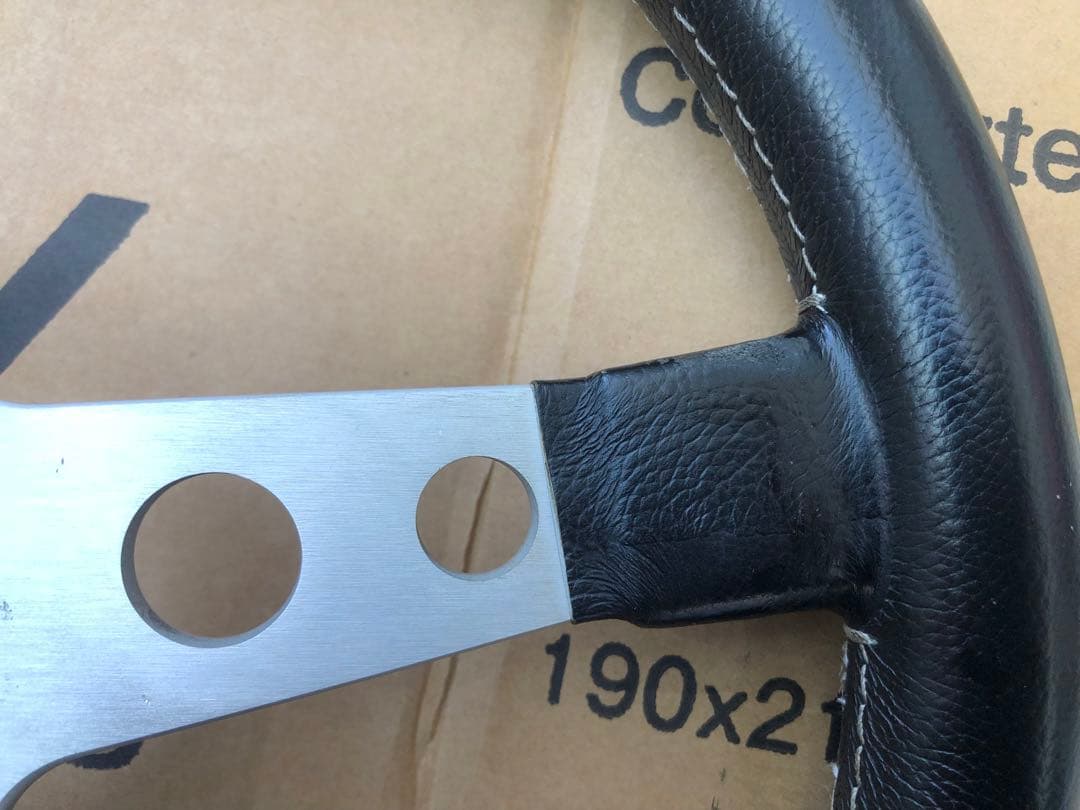 MOMO プロトタイプ シルバースポーク ステアリングホイール