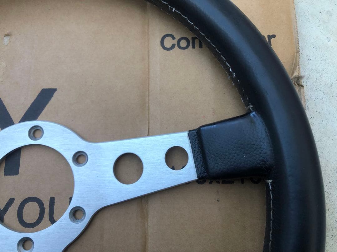 MOMO プロトタイプ シルバースポーク ステアリングホイール