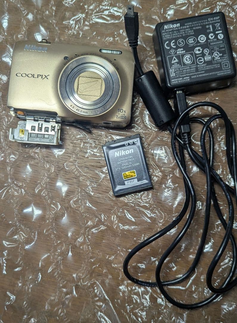 Nikon COOLPIX S6300 ゴールド 　コンデジ