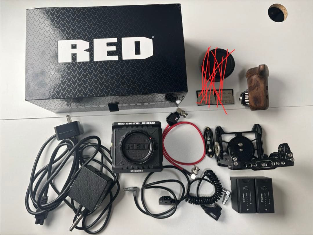 最終価格 美品 ランタイム33.8時間　RED KOMODO 6K