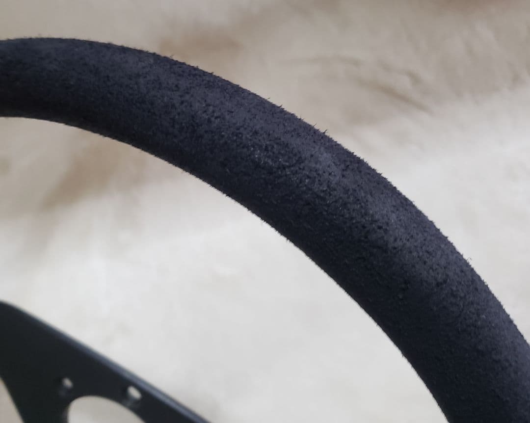 momo ステアリング Φ34 スエード