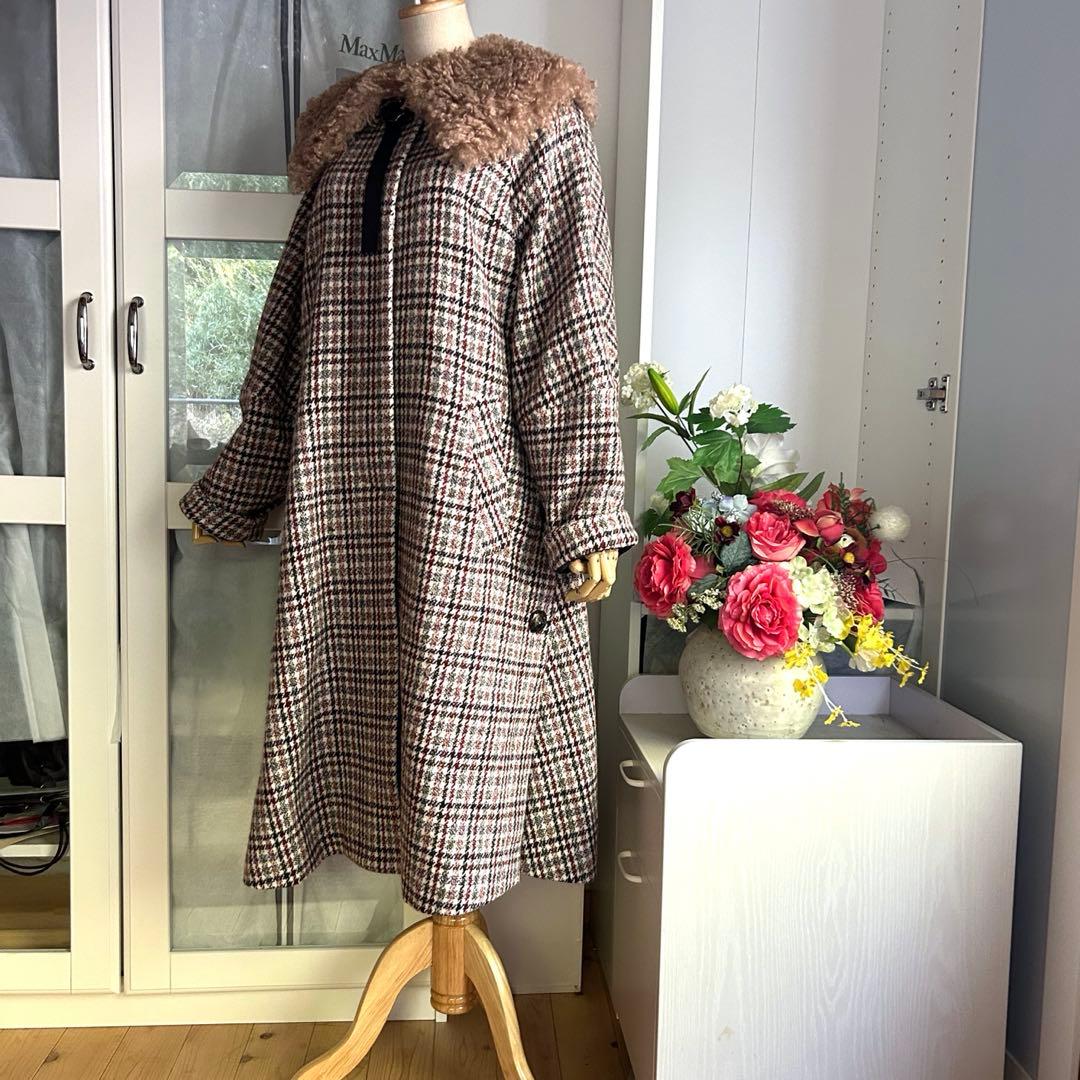 美品　2022年ロイスクレヨン チェック柄ファー別襟　素敵なデザインロングコート