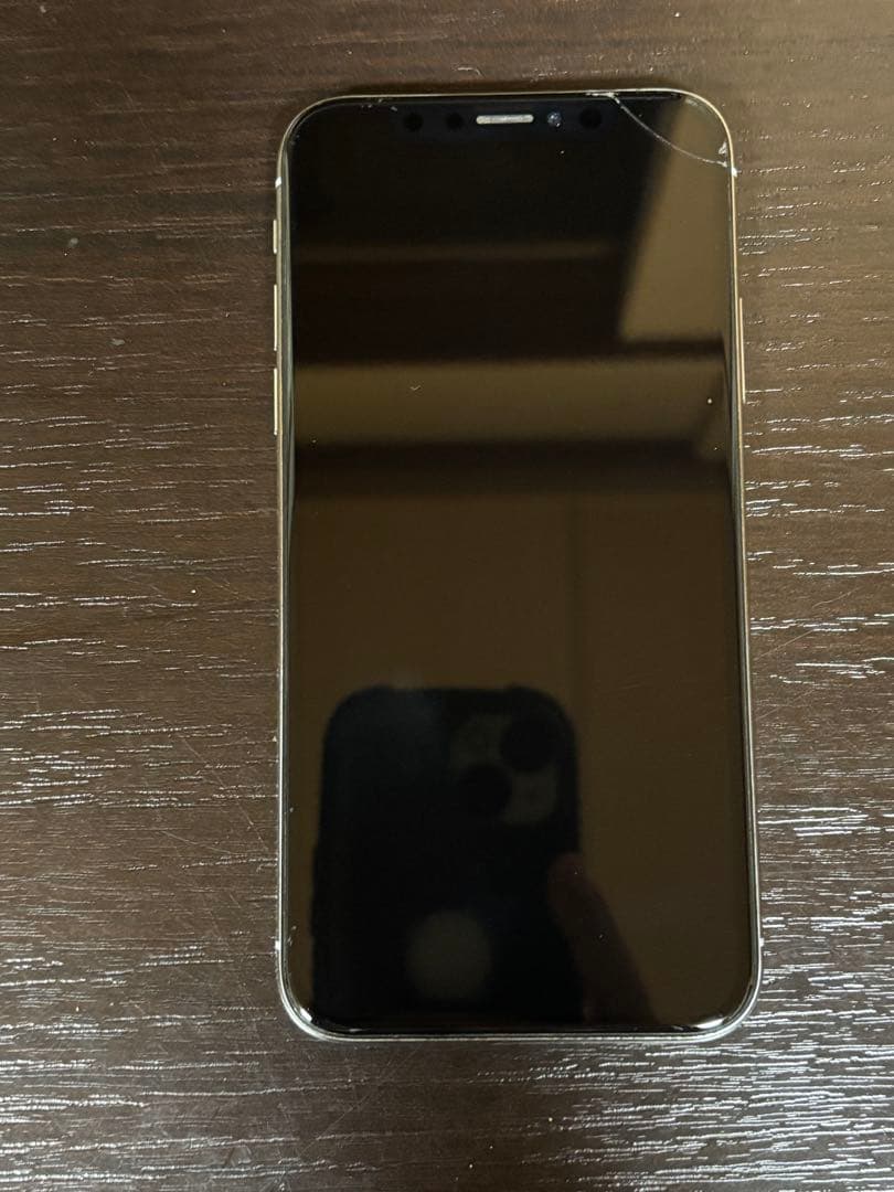 iphone X 64GB 画面右上角にひび　中古