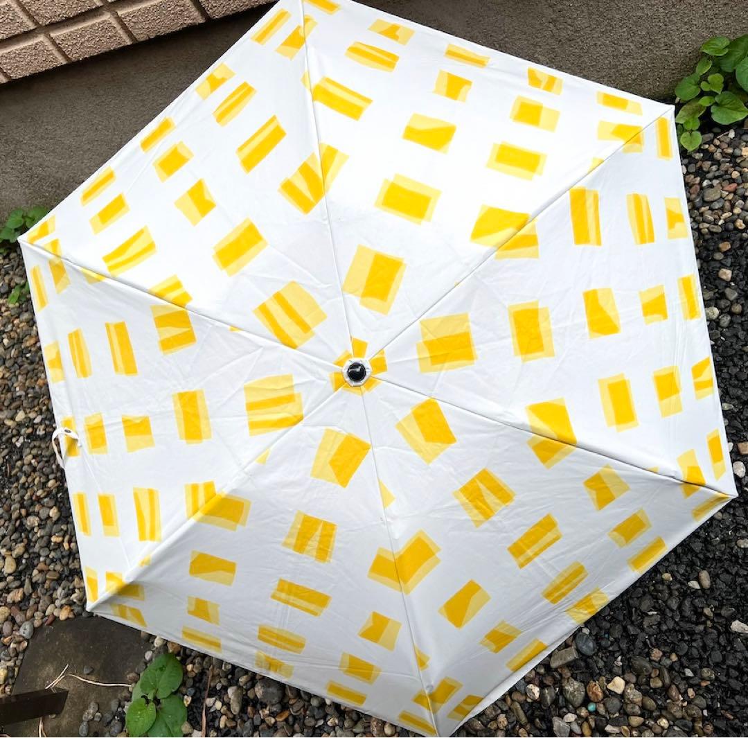 サンバリア100 折りたたみ　３段折 日傘　キューブ　イエロー