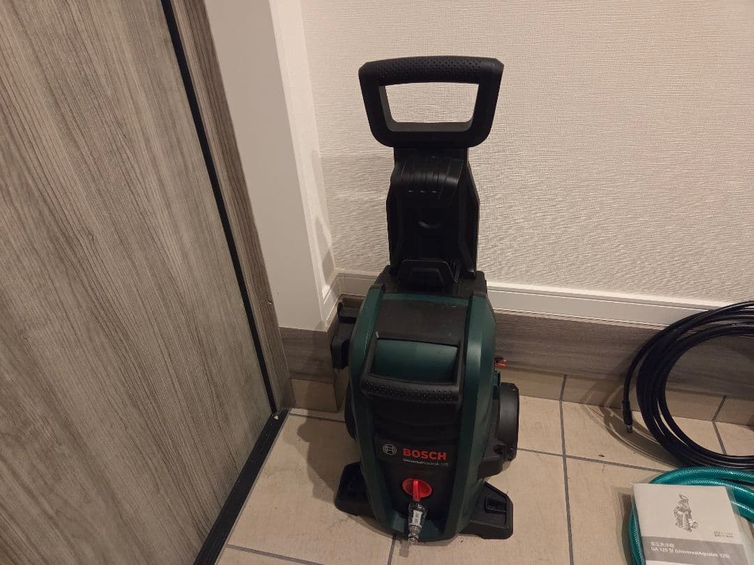 【美品】 BOSCH Universal Aquatak UA125 高圧洗浄機