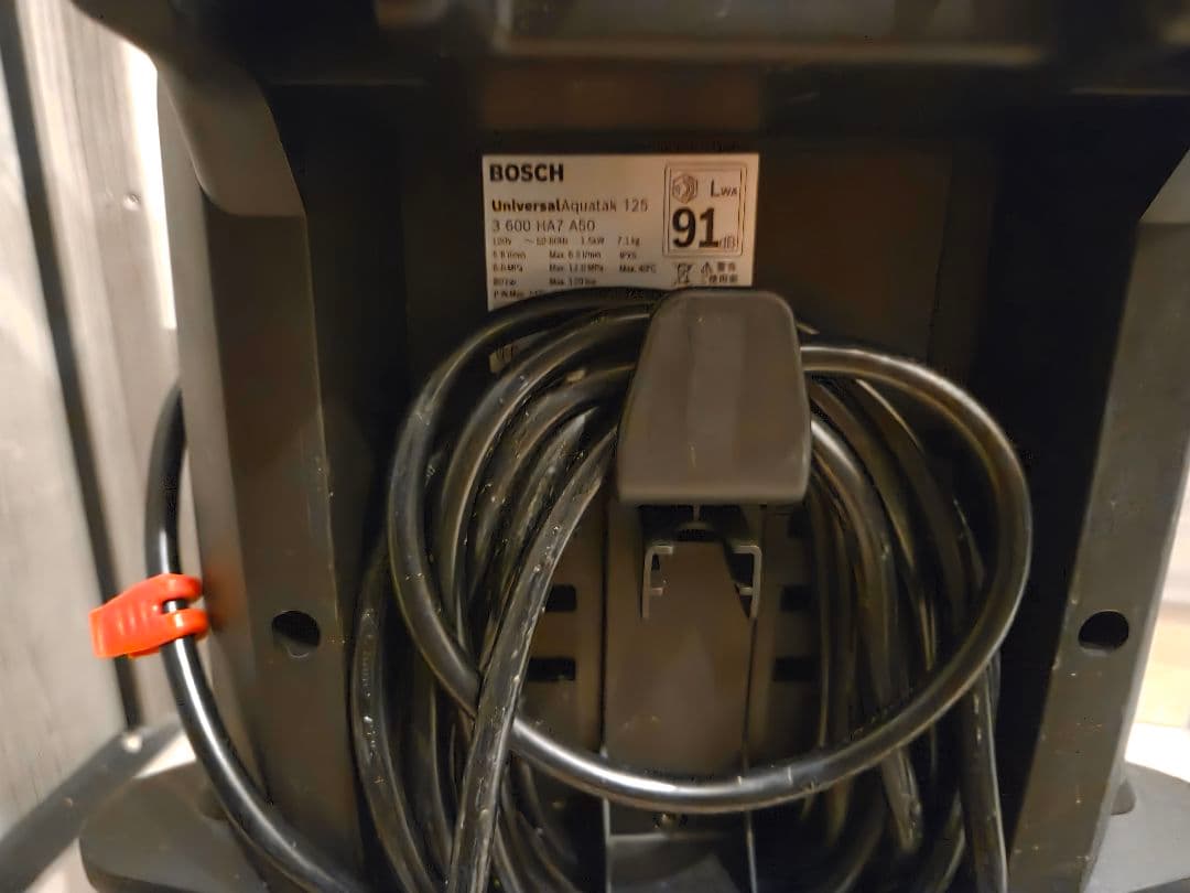 【美品】 BOSCH Universal Aquatak UA125 高圧洗浄機