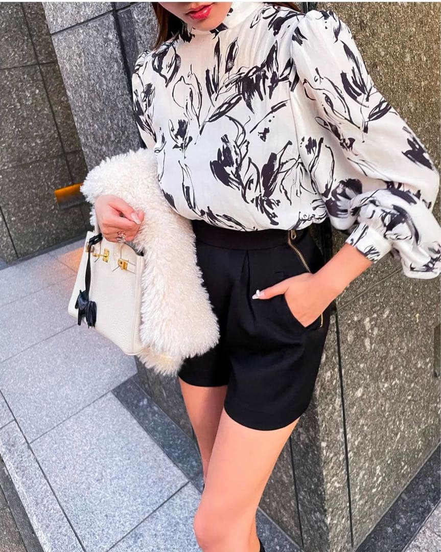 shellerシェリエ サイドZIPタックショートパンツ S