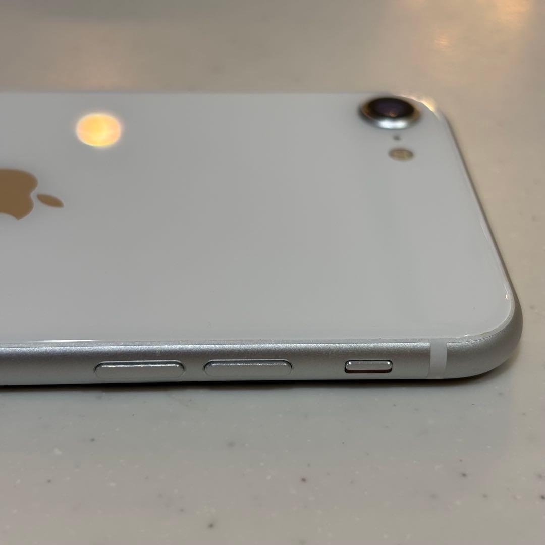 Apple iPhone SE 第二世代 ホワイト SIMロックなし