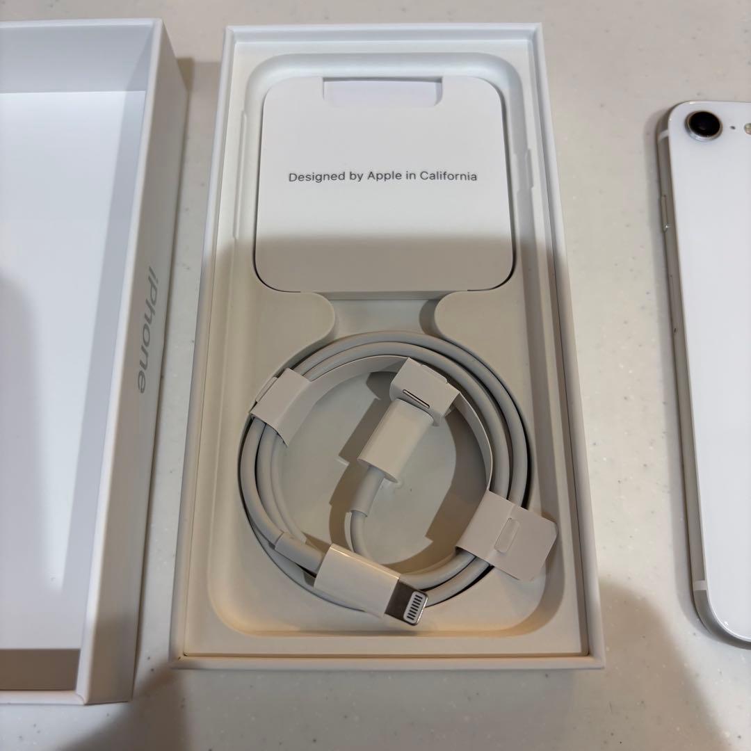 Apple iPhone SE 第二世代 ホワイト SIMロックなし