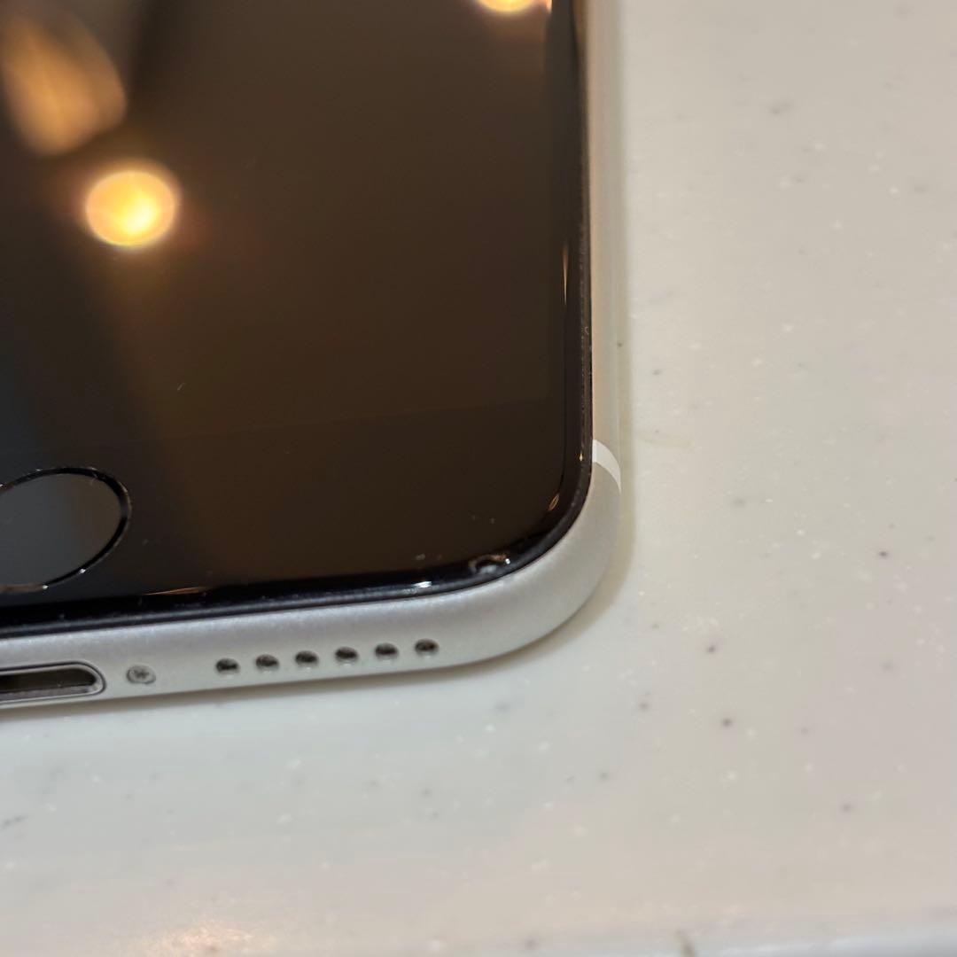 Apple iPhone SE 第二世代 ホワイト SIMロックなし