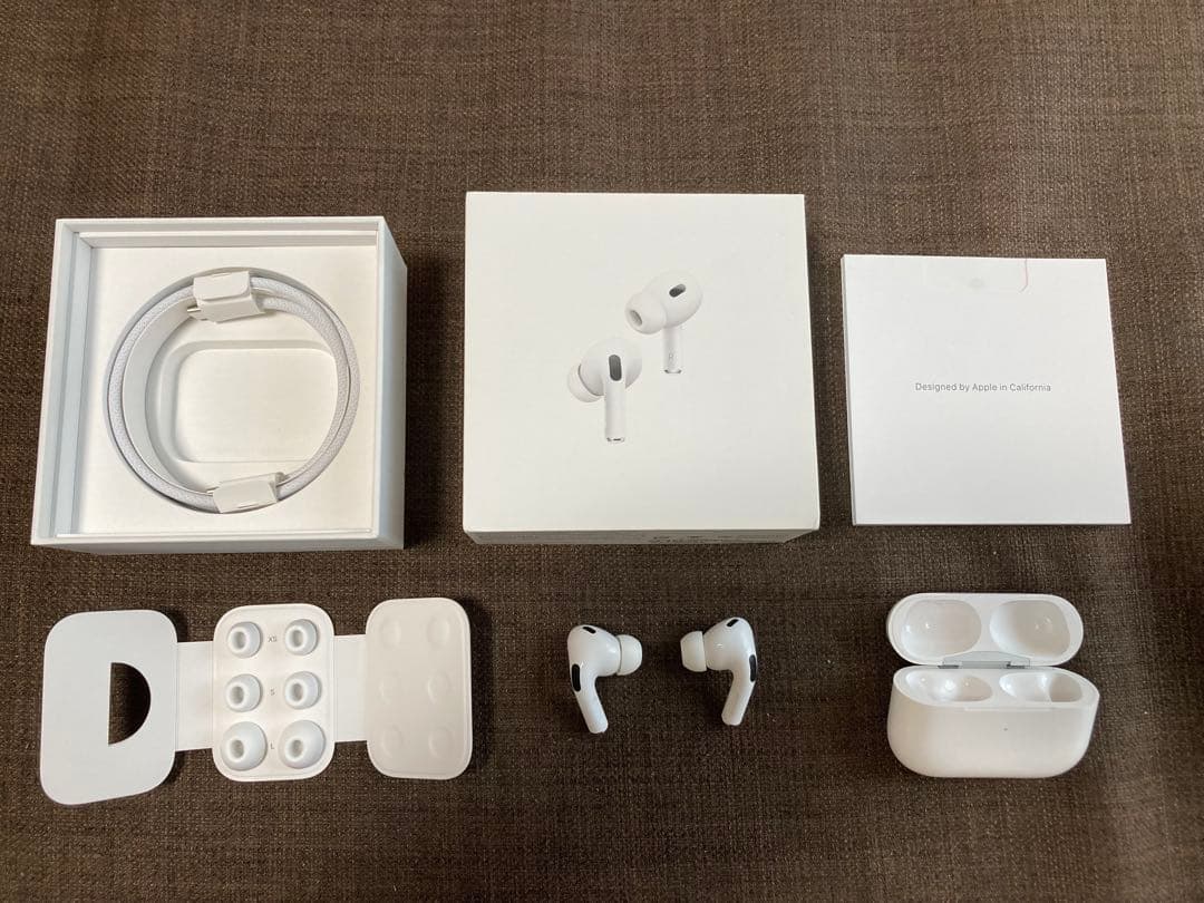AirPods PRO2本体 美品 充電ケーブル付き＋ESR保護ケース付き
